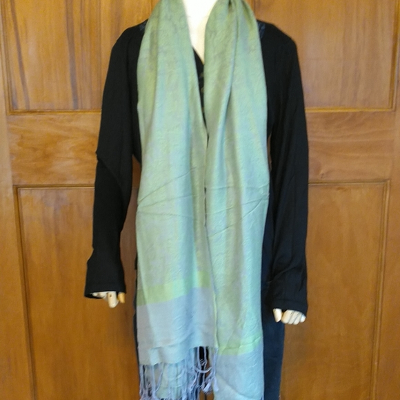 Green and Gray Wrap/Scarf - Picture 2 of 6